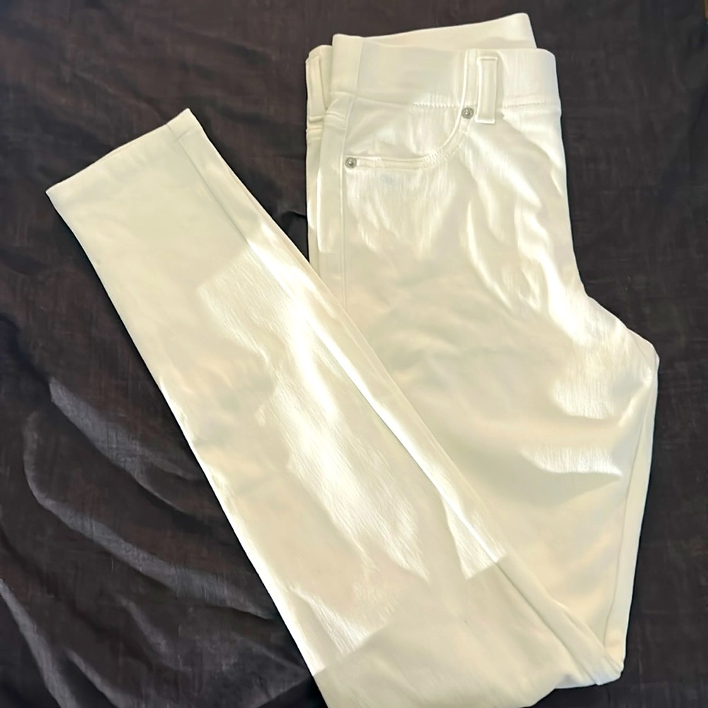 White Leggings, 56% Cotton, 27% Polyester, 17% Spandex